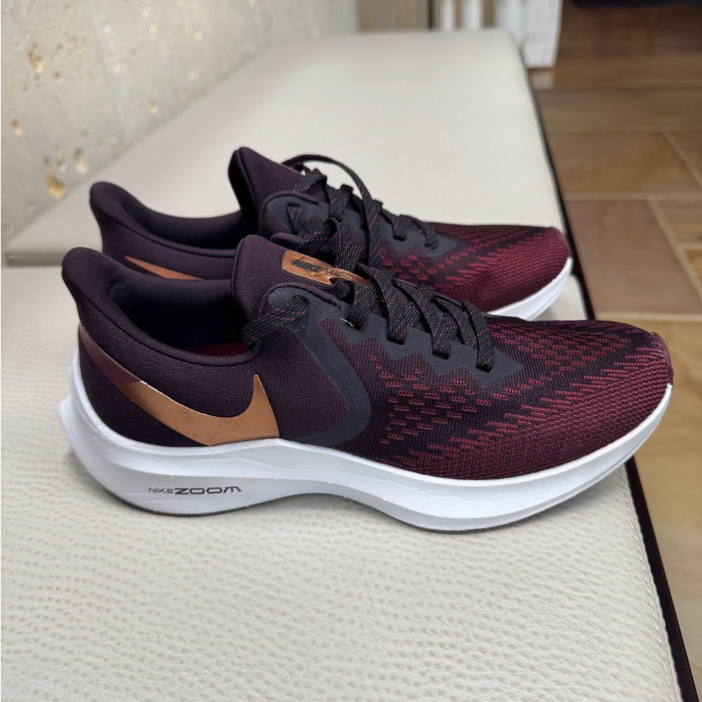 Nike Zoom Winflo, Burgundy and Bronze Running Shoes